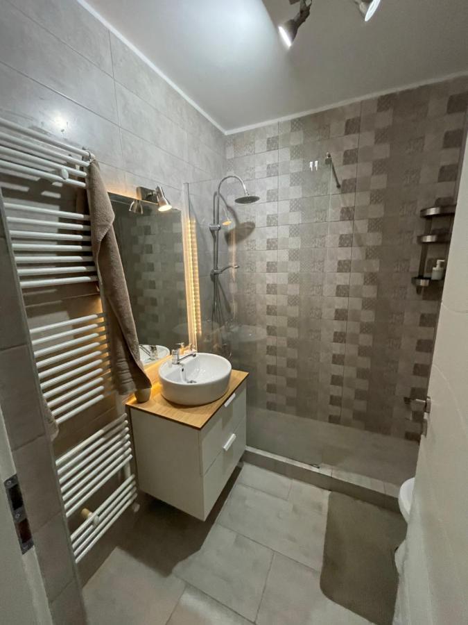 Plaza Luxury Apartment Near Presidential Palace Bucharest Exterior photo